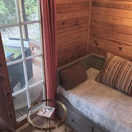 Tannenzapfen 度假居 Kratzeburg